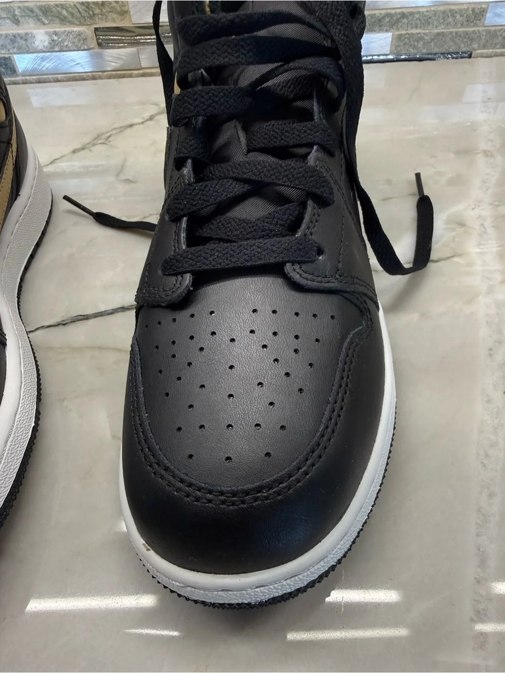 Nike sleek mid